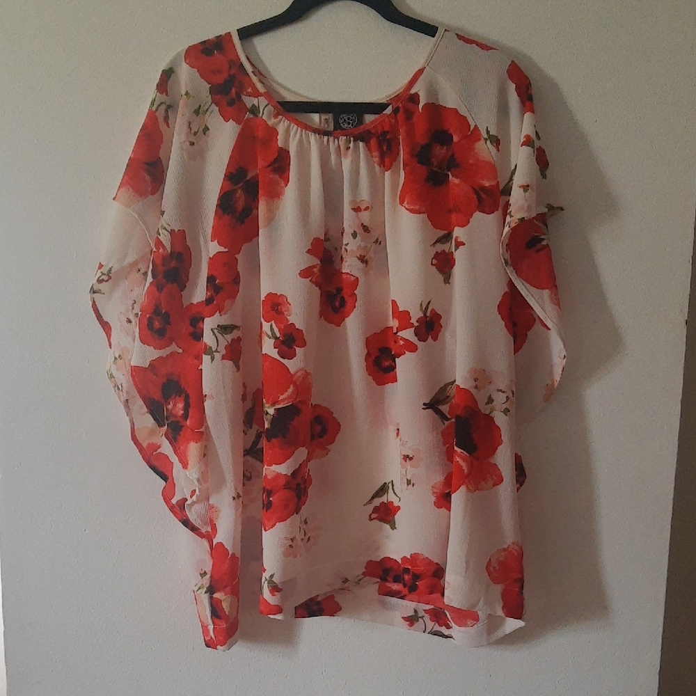 Bobeau Red and White Flowy Flutter Sleeve Blouse